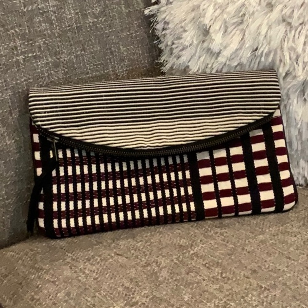 Mercado Global Woven Clutch